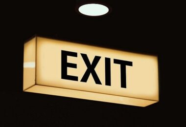 Exit, Ausgang, Exit-Schild, Abschluss, Probezeit-Kündigung, Probezeit kündigen
