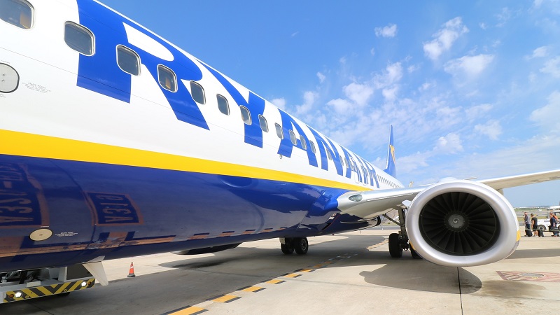 Ryanair, Flugzeug, Billigflieger, Landebahn, Flughafen, Urlaub