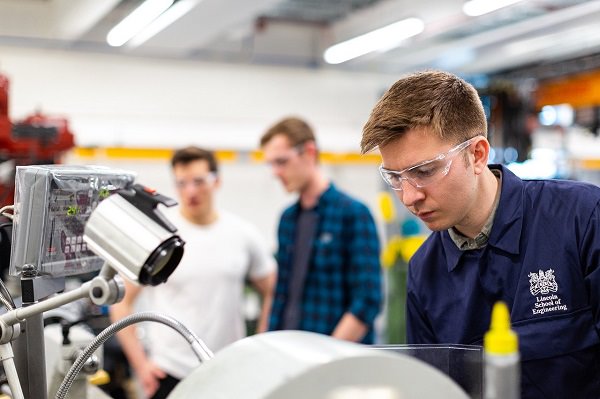 Maschinenbau, Maschinenbauer, Maschinenbauingenieur, Ingenieur, Google Gehalt