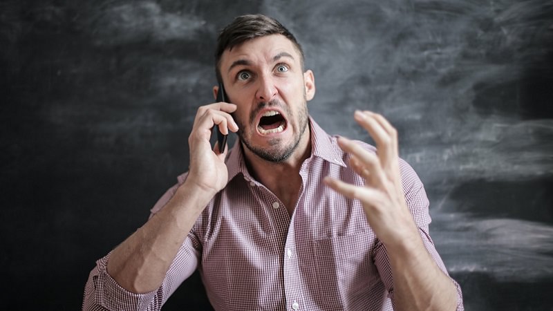 Wütend, Wut, nervig, genervt, nervige Kollegen, nervige Mitarbeiter-Typen