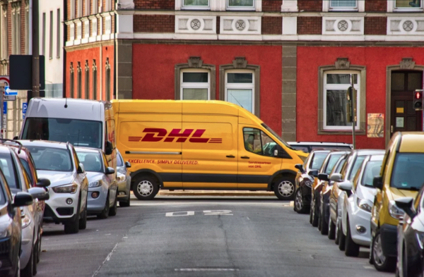 DHL, Lieferfahrzeug