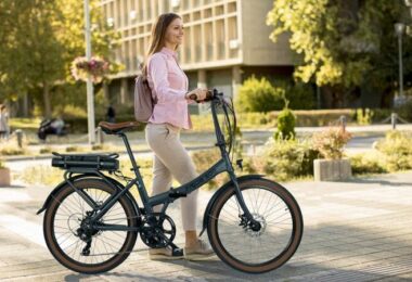 Frau, E-Bike, Blaupunkt, Frida 500, Klapprad, Faltrad, Fahrrad