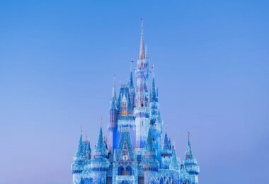 Disney-Schloss, Disney World, Disneyland, alle Weihnachtsfilme bei Disney Plus im Überblick