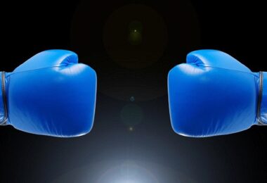 Boxhandschuhe, Boxen, Wettkampf, Duell, Venture Debt vs. Venture Capital