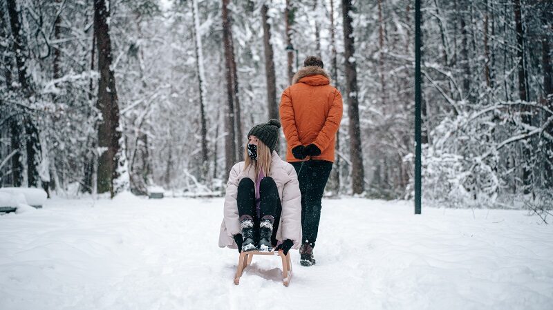 Schlitten, Schlitten-Sharing, Winter, Wald, Schnee