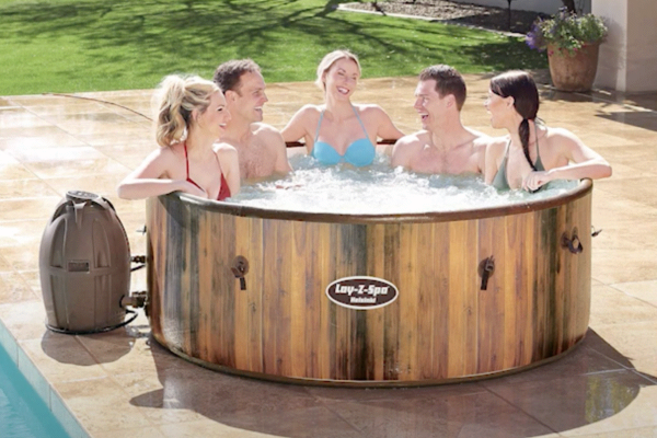 Whirlpool, Freunde, Spaß