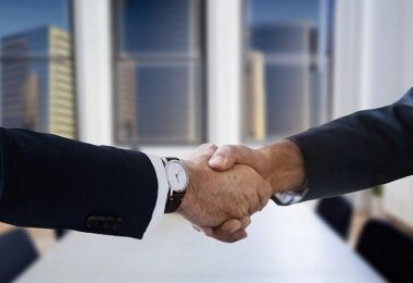 Verhandlung, Handschlag, Vereinbarung, erfolgreiche Verhandlungen, erfolgreich verhandeln