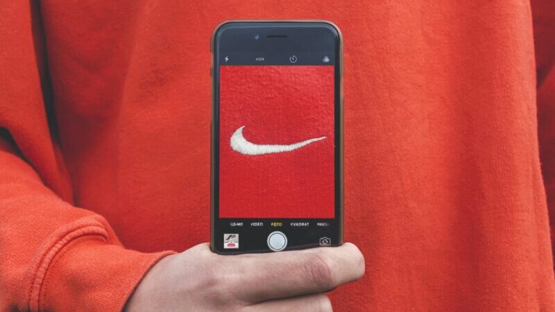 Nike, Smartphone, Hand