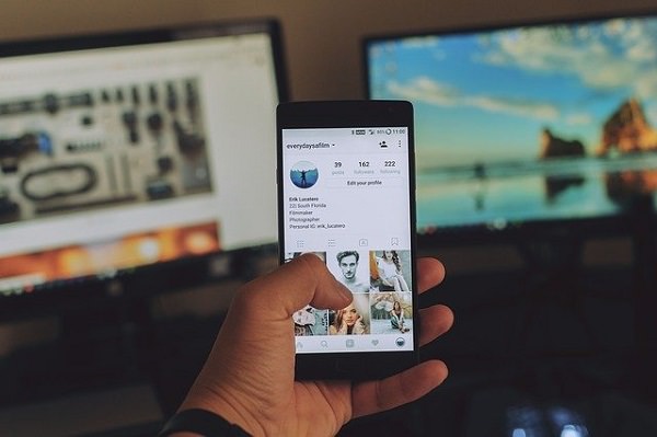 Instagram, Laptops, Social Media, Ablenkung, Produktivitätskiller