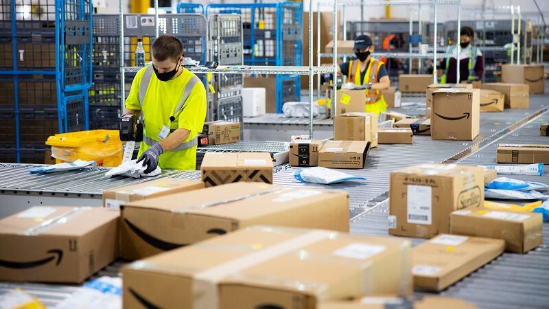 Globale Steuerreform, Amazon, Lagerhaus, Pakete, Corona, FFP"-Masken, FFP2-Masken bei Amazon, Arbeitsbedingungen bei Amazon, Betrugsskandal bei Amazon