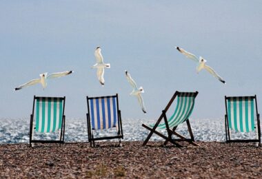 Urlaub, Strand, Meer, Liegestuhl, Liegestühle, Urlaub 2021, lustige Abwesenheitsnotizen