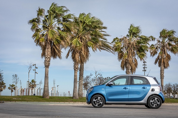 Smart EQ Forfour, Daimler, Valencia, Strand, Palmen, Elektroauto