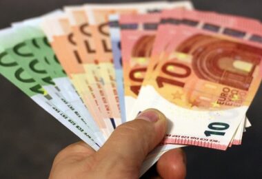 Euro, Geld, Geldscheine, Bargeld, Dividende, höchste Dividendenrendite