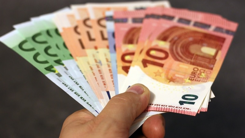 Euro, Geld, Geldscheine, Bargeld, Dividende, höchste Dividendenrendite