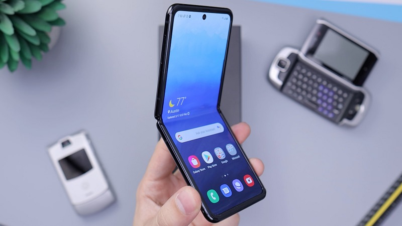 Samsung Galaxy Fold Z, faltbares Samsung Smartphone, faltbares Samsung Handy, Werbung in Samsung-Apps