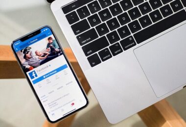 Facebook, Social Media, Facebook-Gruppen, iPhone, App-Tracking, Unfreiwillige Personen des öffentlichen Lebens, Facebook löscht Gruppe, Facebook verliert sein junges Publikum