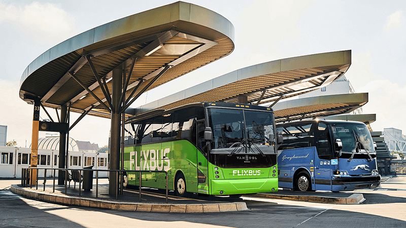 Flixmobility übernimmt Greyhound, Flixbus, Fernbus, Bushaltestelle