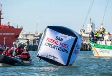 #BanFossilAds, Greenpeace, Werbeverbot, Klimaschutz, Shell, Rotterdam