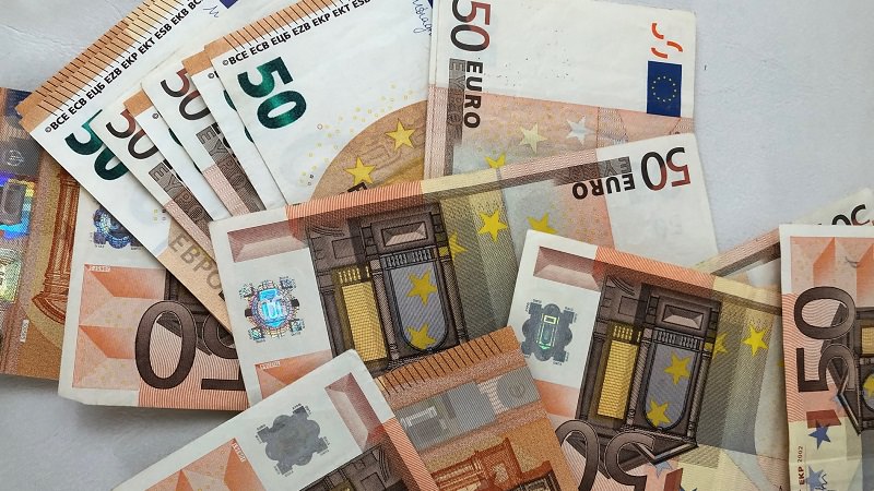 Euro, 50 Euro, Geld, Geldscheine, Banknoten, russische Aktien, russische Dividendenaktien