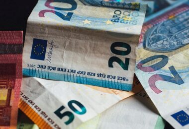 Euro, Euroscheine, Geld, Geldscheine, Banknoten, DAX-ETF, beste DAX-ETFs, ETF DAX
