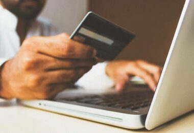 Onlinebanking, Kreditkarte, Laptop