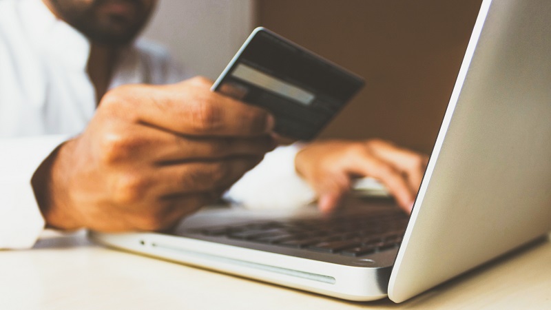 Onlinebanking, Kreditkarte, Laptop