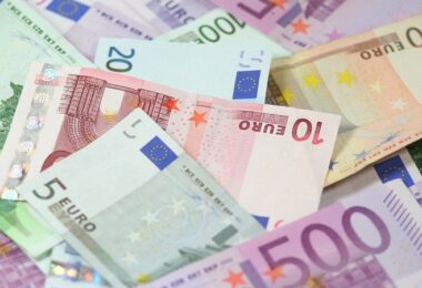 Euro, Euroscheine, Geld, Geldscheine, Banknoten, deutsche Aktien 2022