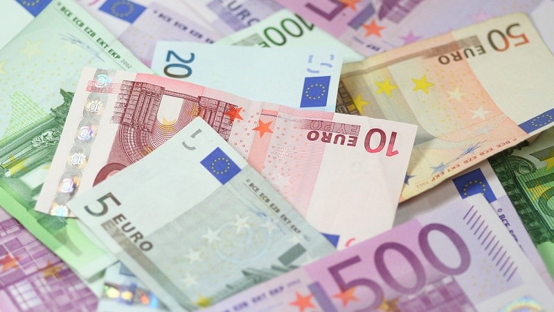 Euro, Euroscheine, Geld, Geldscheine, Banknoten, deutsche Aktien 2022