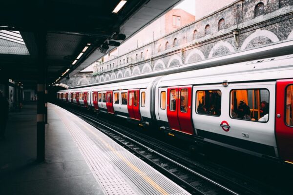 London, Zug, Bahnhof