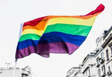 Amazon, LGBTQ, Zensur, VAE, Arabische Emirate, Regenbogen-Flagge