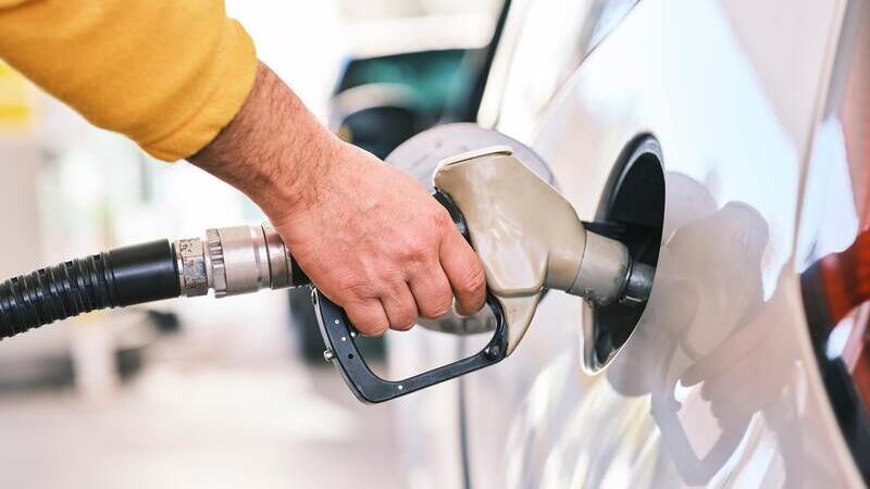Tankstellen, Auto, Benzin, Energie, Tanken, Verbraucher, Energiekrise, Gas, tanken