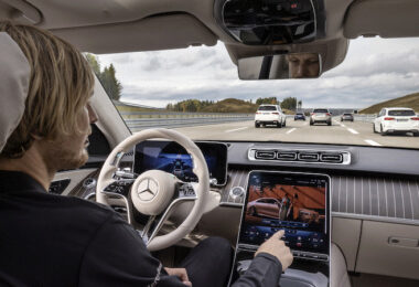 Autonomes Fahren, Mercedes Benz, Deutschland, Straßenverkehrsordnung, Straßenverkehr, Höchstgeschwindigkeit, Tempolimit, Tempomat, Hands free, Autopilot