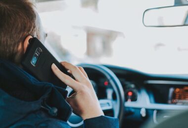 Handy am Steuer, Strafe, Auto, Smartphone, Bußgeld