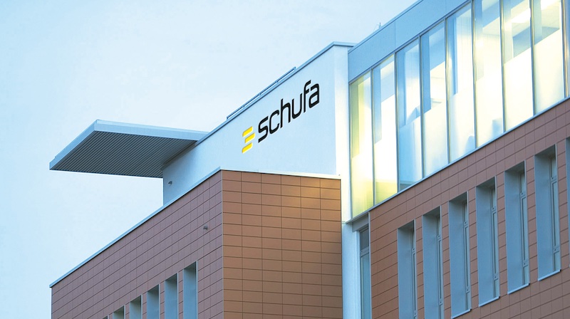 Does Schufa violate EU law with its scoring?