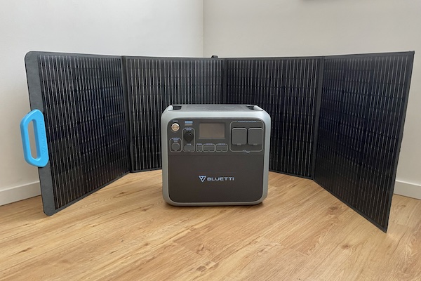 Powerstation mit Solarpanel, Bluetti AC200P, PV200