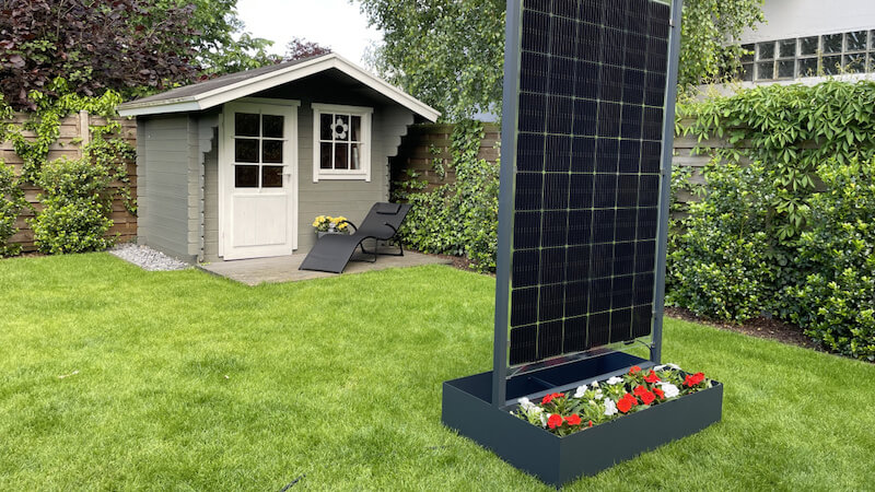 Solar-Blumentopf, Solar-Blumenkübel, Blumentopf-Solaranlage, Solar, Fotovoltaik, Energie