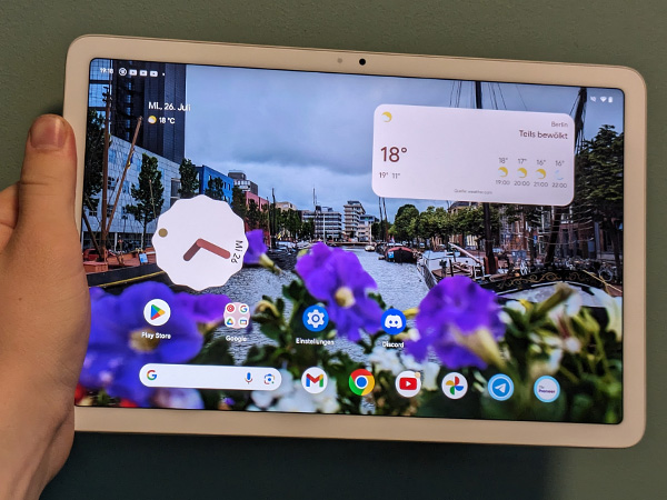 Google Pixel Tablet Display