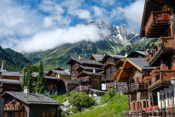 Wohnen, Mietkosten, Stromkosten, Bevölkerung, Glück, Freizeit, Arbeit, Gehalt, Deutschland, Dänemark, Italien, Schweiz, Frankfreich, Spanien, Belgien, Österreich, Italien