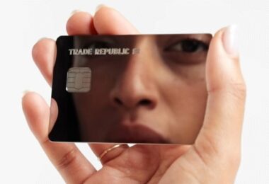 Trade Republic Karte, Visa, Debitkarte, Geld, Sparen, Sparplan, Bezahlen, Konsum, Finanzen