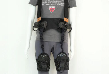 Roboter-Anzug, Exoskelett, Kleidung, Parkinson, Medizin