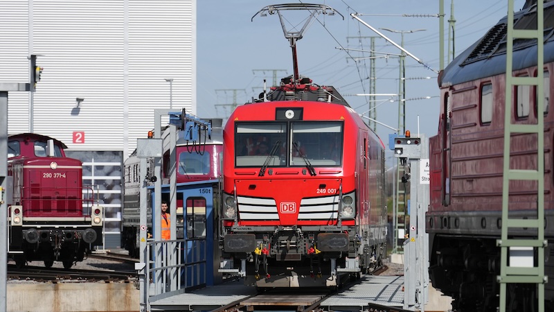 Frittenfett Zug, Deutsche Bahn, Hybrid-Lok, DB Cargo, Vectron Dual Mode light