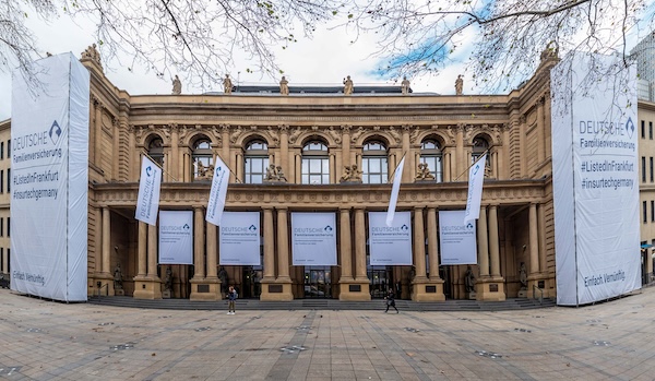 Schutz, Geld, Versicherungssumme, Jahresbeitrag, Axa, Allianz, Haftung, Unfall, Schaden, Euro