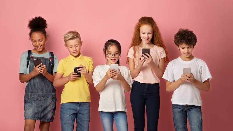 Kinder Smartphones, Studie, Forschung, Wissenschaft, Elektronik, Social Media, Bildung, Erziehung, Kids, Jugendliche, Gesellschaft, Psychologie, Datenschutz