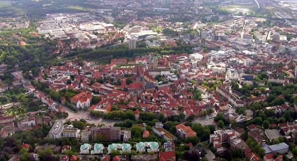 Geld, Hausbesitz, Immobilien, Miete, Wohnen, Stadt, Region, Hausbesitzer, Grundstück, Finanzierung