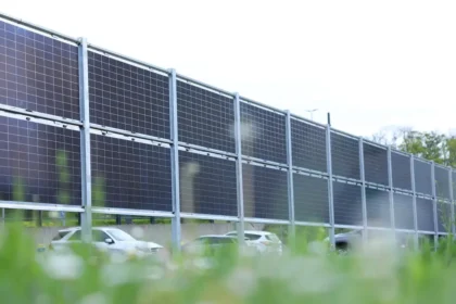 Solarzäune am Flughafen Zürich, Solar