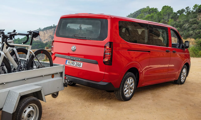 Eine VW T7 e-Caravelle kurz.