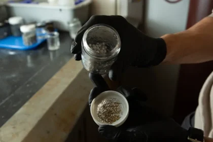Wasserstoff aus Aluminium Meerwasser Getränkedosen