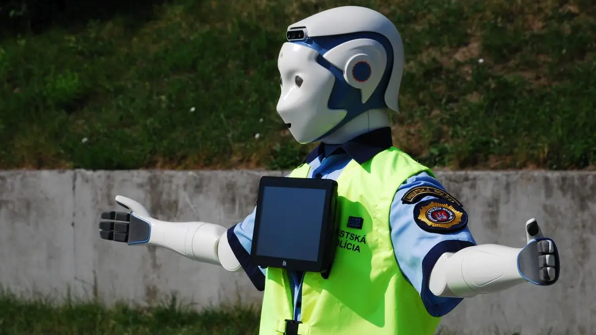 Humanoider-Roboter-soll-Schulwege-mit-KI-sicherer-machen