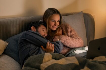 Neu auf Netflix im Oktober 2025, Serie, Streaming, Filme, Show, Adam Brody, Kristen Bell, Entertainment