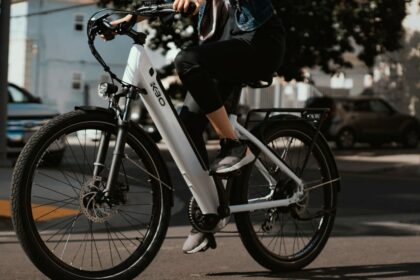 E-Bike E-Bikes Straße Fahrrad Stadt